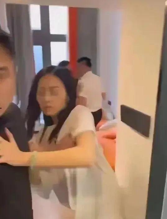 妻子出轨爆料视频播放,妻子背叛婚姻,真相令人震惊 第2张 妻子出轨爆料视频播放,妻子背叛婚姻,真相令人震惊 第2张